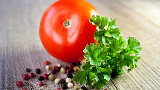 Tomato Parsley Tomato Parsley