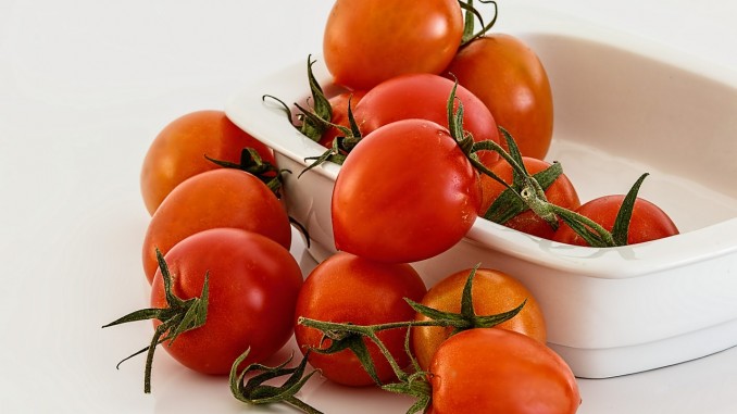 Tomatoes Tomatoes